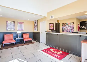 Econo Lodge Inn & Suites Lodi - Wine Country Area hotel thumbnail 5