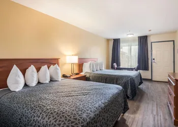 Econo Lodge Inn & Suites Lodi - Wine Country Area hotel thumbnail 6