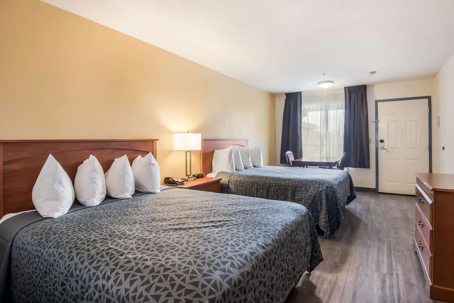 Econo Lodge Inn & Suites Lodi - Wine Country Area hotel detail image 6
