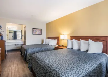 Econo Lodge Inn & Suites Lodi - Wine Country Area hotel thumbnail 8