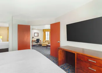 Best Western Plus Villa Del Lago Inn Patterson hotel thumbnail 4