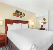 Best Western Plus Villa Del Lago Inn Patterson hotel detail image 5