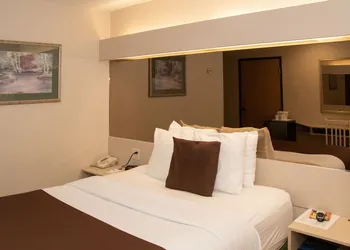 Microtel Inn & Suites by Wyndham Lodi/North Stockton hotel thumbnail 7
