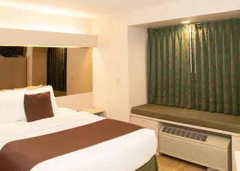 Microtel Inn & Suites by Wyndham Lodi/North Stockton hotel thumbnail 8