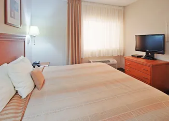 Candlewood Suites Turlock by IHG hotel thumbnail 8