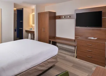 Holiday Inn Express Westley by IHG hotel thumbnail 8