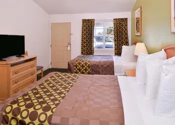 Americas Best Value Inn Los Banos hotel thumbnail 6