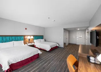 Hampton Inn And Suites Madera hotel thumbnail 7