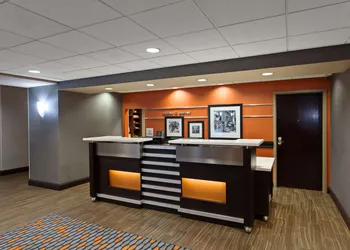 Hampton Inn & Suites Merced hotel thumbnail 2