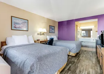 Knights Inn Madera hotel thumbnail 3