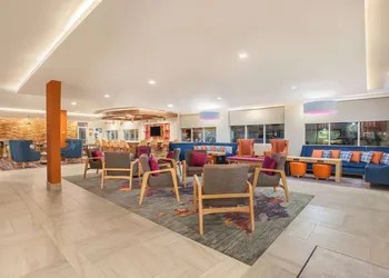 La Quinta Inn & Suites by Wyndham Madera hotel thumbnail 3