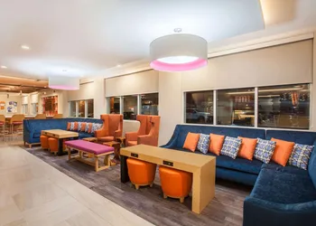 La Quinta Inn & Suites by Wyndham Madera hotel thumbnail 4
