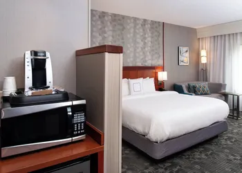 Courtyard by Marriott High Point hotel thumbnail 8