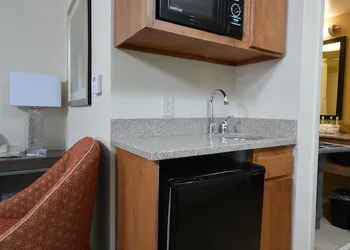Holiday Inn Express Hotel & Suites High Point South by IHG hotel thumbnail 3