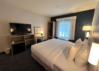 Spark by Hilton Guilford hotel thumbnail 8