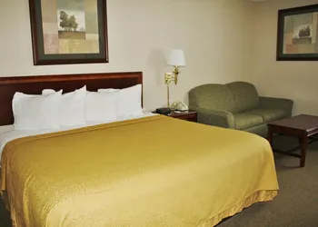 Quality Inn Plainfield I-395 hotel thumbnail 8