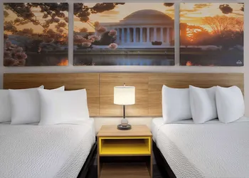 Days Inn by Wyndham Frederick hotel thumbnail 8