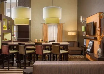 Hampton Inn & Suites Lake City hotel thumbnail 3