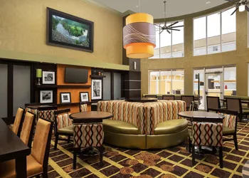 Hampton Inn & Suites Lake City hotel thumbnail 4