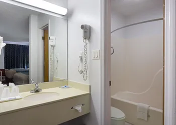 Rodeway Inn Lake City I-75 hotel thumbnail 8