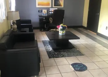 Days Inn by Wyndham Lake City I-10 hotel thumbnail 2