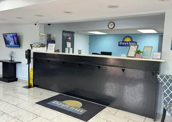 Days Inn by Wyndham Lake City I-10 hotel thumbnail 6