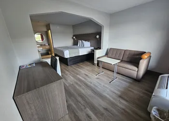 Baymont by Wyndham Covington hotel thumbnail 4