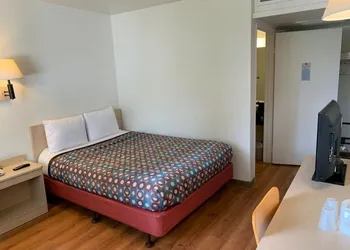 Vagabond Inn Sylmar hotel thumbnail 7
