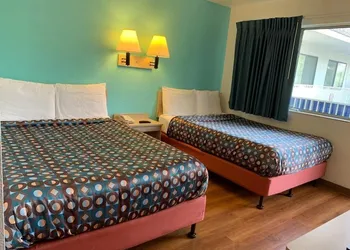 Vagabond Inn Sylmar hotel thumbnail 8