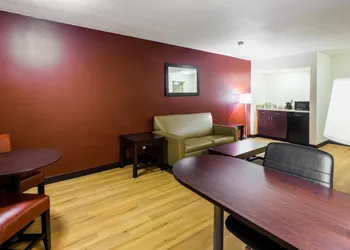 Red Roof Inn PLUS+ South Deerfield – Amherst hotel thumbnail 4