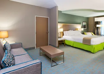 Holiday Inn Express Hotel & Suites Warner Robins North West by IHG hotel thumbnail 3