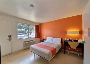 Motel 6 San Marcos, TX hotel thumbnail 8