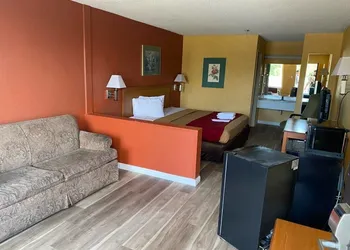 Orangeburg Inn & Suites hotel thumbnail 3