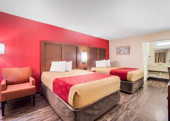 Econo Lodge Walterboro I-95 hotel thumbnail 8
