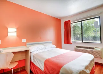 Motel 6 Southington, CT - Hartford hotel thumbnail 5