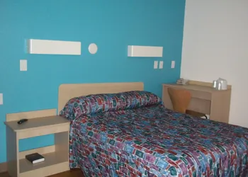 Skyline Inn hotel thumbnail 4