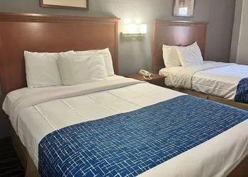 Travelodge by Wyndham Terre Haute hotel thumbnail 3