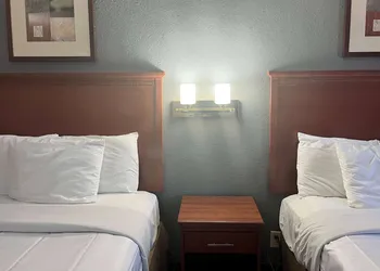Travelodge by Wyndham Terre Haute hotel thumbnail 5