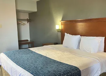 Travelodge by Wyndham Terre Haute hotel thumbnail 6