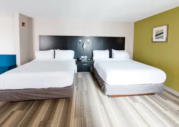 Holiday Inn Express & Suites Shelbyville by IHG hotel thumbnail 2