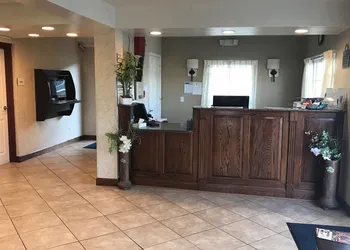 Days Inn by Wyndham Cave City hotel thumbnail 4
