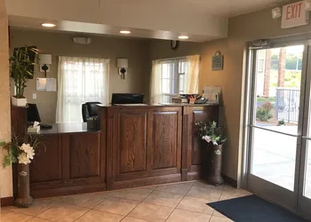 Days Inn by Wyndham Cave City hotel thumbnail 5
