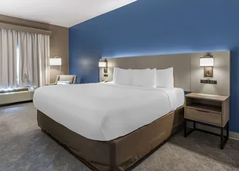 Comfort Inn & Suites Shelbyville hotel thumbnail 4