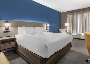 Comfort Inn & Suites Shelbyville hotel thumbnail 7