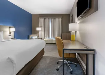 Comfort Inn & Suites Shelbyville hotel thumbnail 8