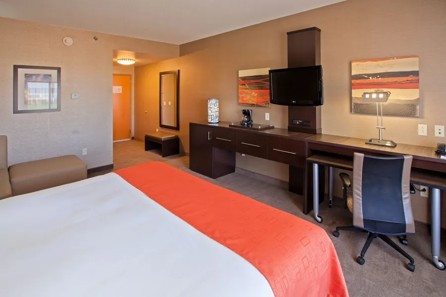 Holiday Inn Express and Suites Columbus Edinburgh by IHG hotel detail image 2