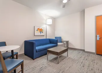 Holiday Inn Express and Suites Columbus Edinburgh by IHG hotel thumbnail 7