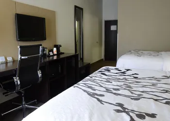 Sleep Inn & Suites Cave City hotel thumbnail 8