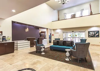 La Quinta Inn & Suites by Wyndham Houston New Caney hotel thumbnail 2