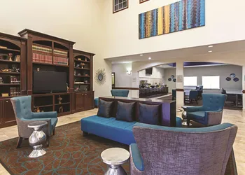 La Quinta Inn & Suites by Wyndham Houston New Caney hotel thumbnail 3
